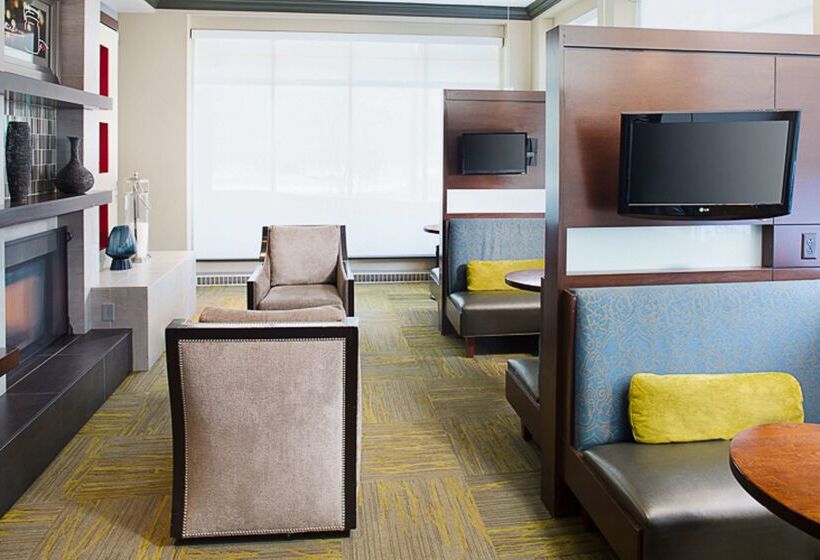 בית מלון כפרי Hilton Garden Inn Albany Airport