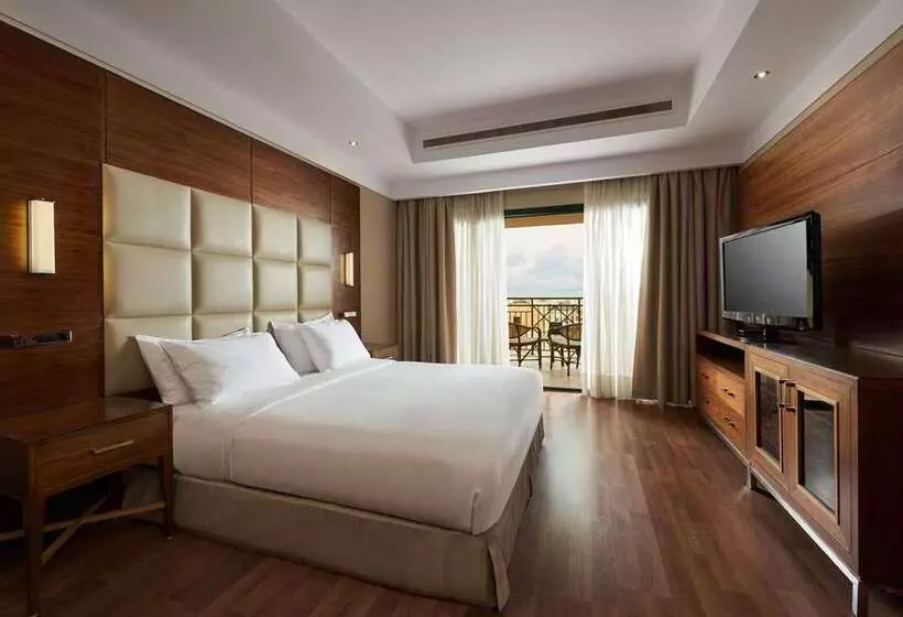 هتل Hilton Pyramids Golf