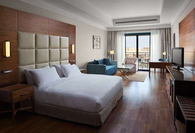 هتل Hilton Pyramids Golf