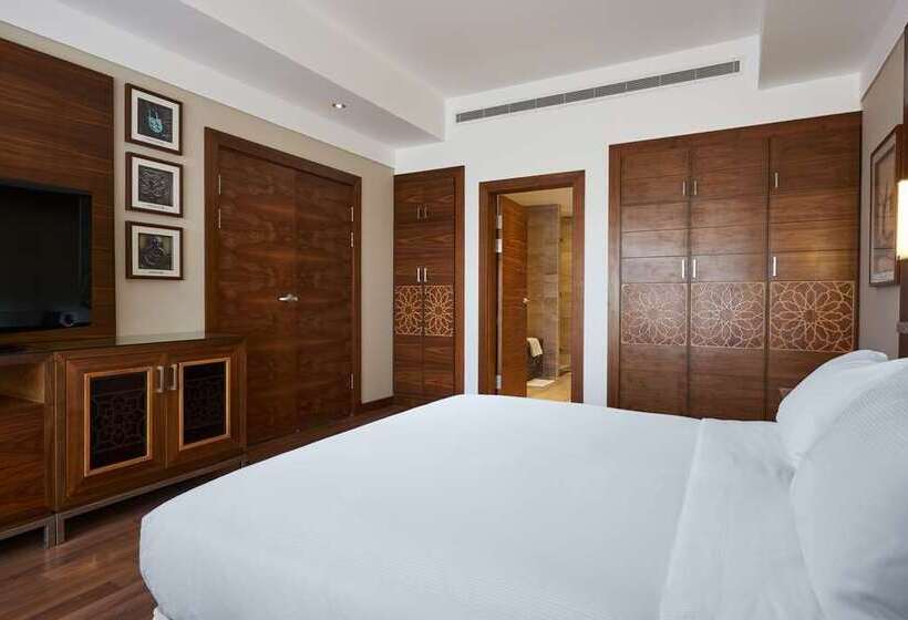 هتل Hilton Pyramids Golf