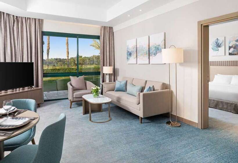 هتل Hilton Pyramids Golf