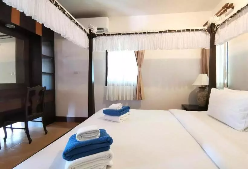 ホテル Holiday Villa, Lanta