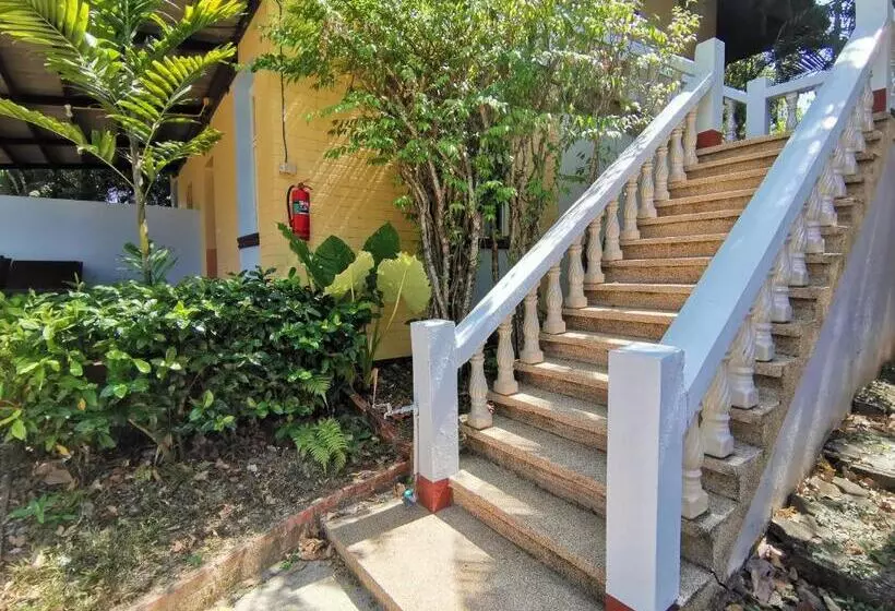 ホテル Holiday Villa, Lanta