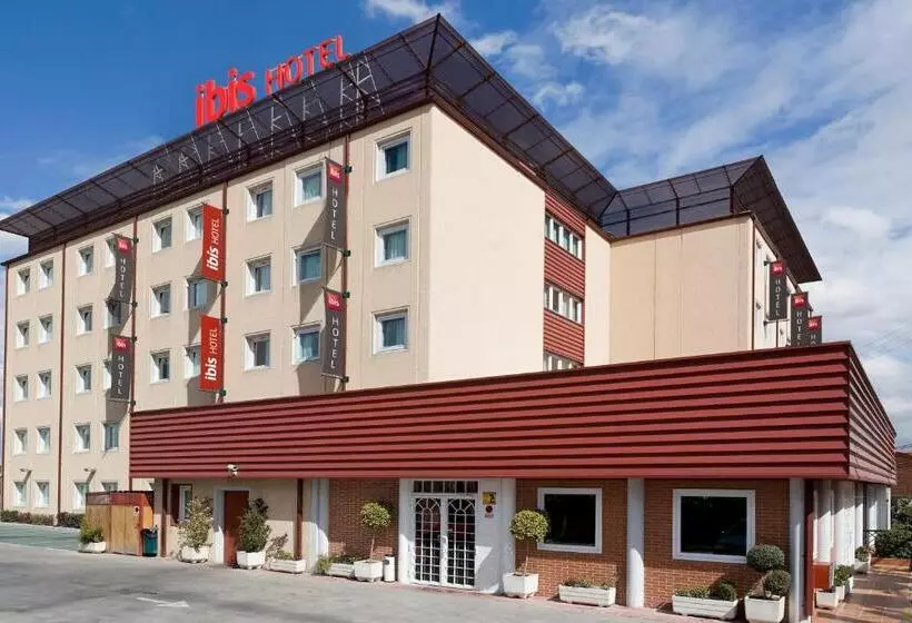 Отель Ibis Madrid Fuenlabrada