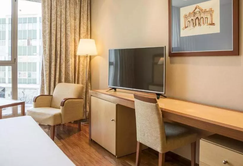 هتل Ilunion Alcalá Norte