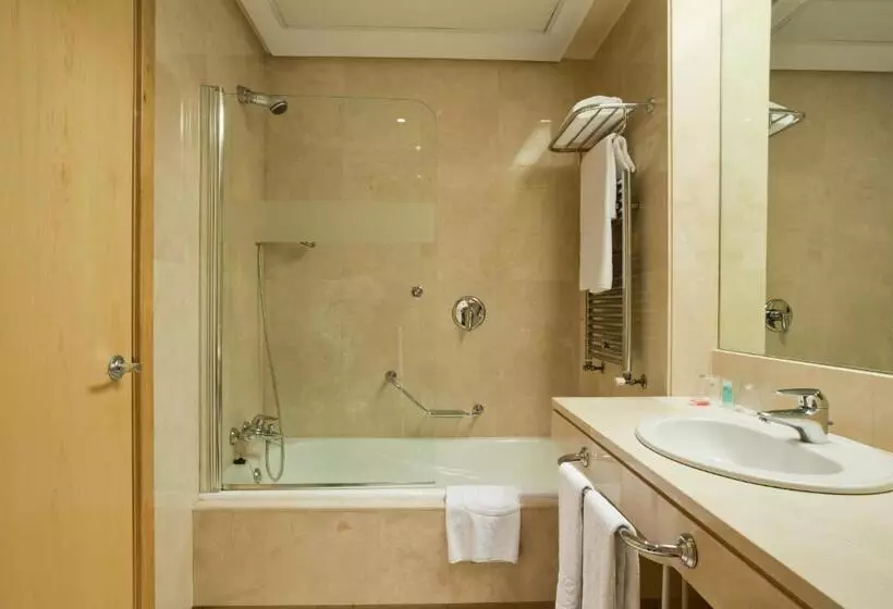 هتل Ilunion Alcalá Norte