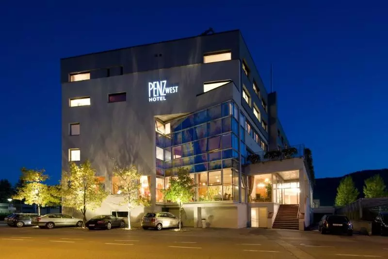 בית מלון כפרי Penz West