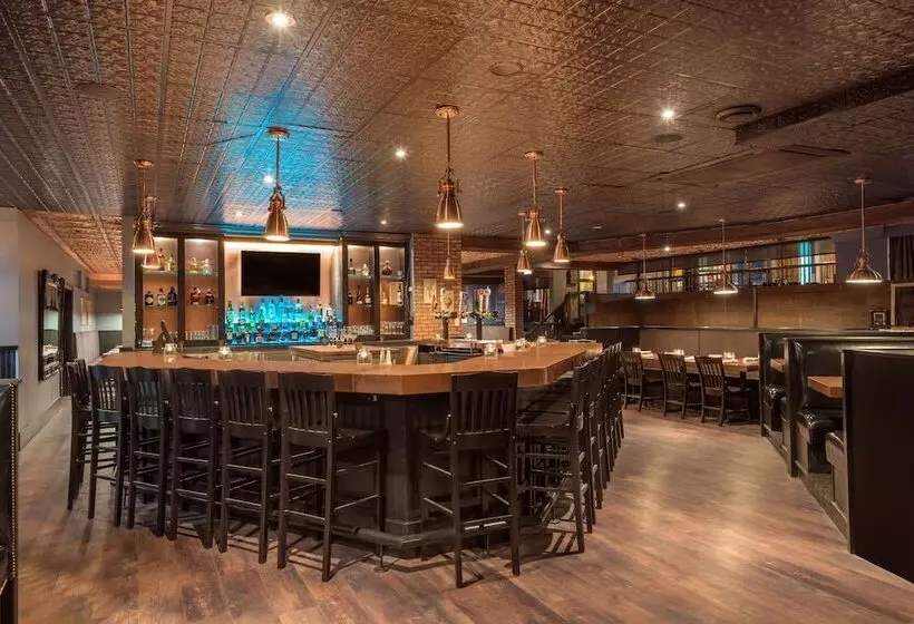 호텔 Ramada Plaza By Wyndham Gatineau/manoir Du Casino