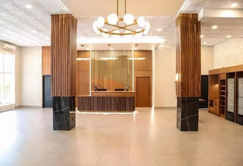ホテル Ramada Plaza By Wyndham Gatineau/manoir Du Casino