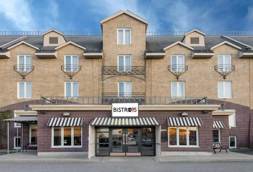 ホテル Ramada Plaza By Wyndham Gatineau/manoir Du Casino