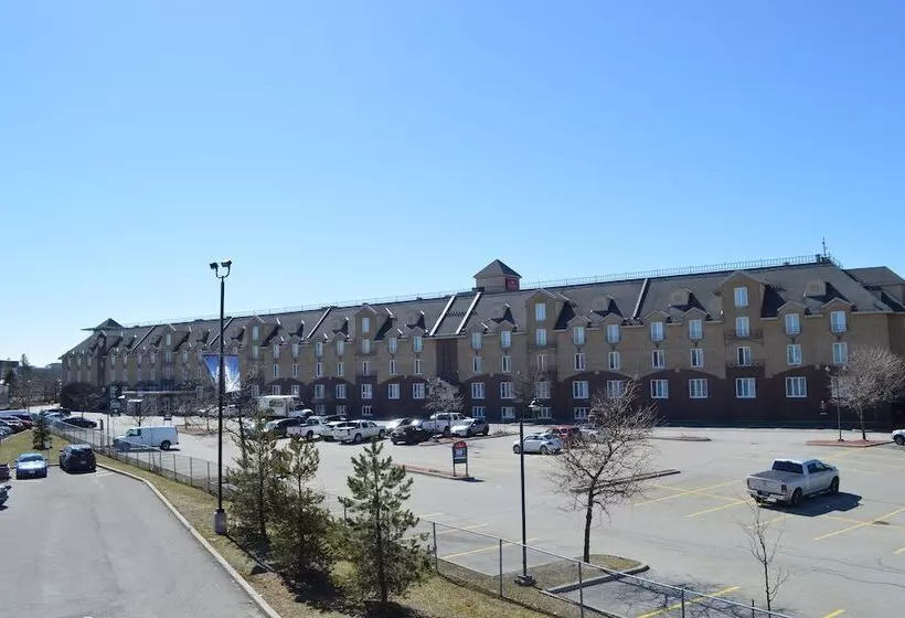 ホテル Ramada Plaza By Wyndham Gatineau/manoir Du Casino