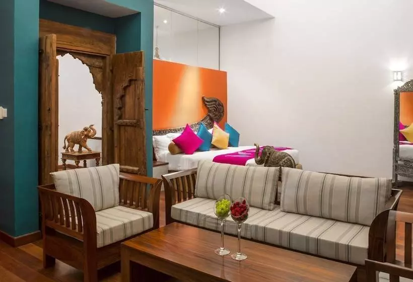 Отель Royal Palms Beach