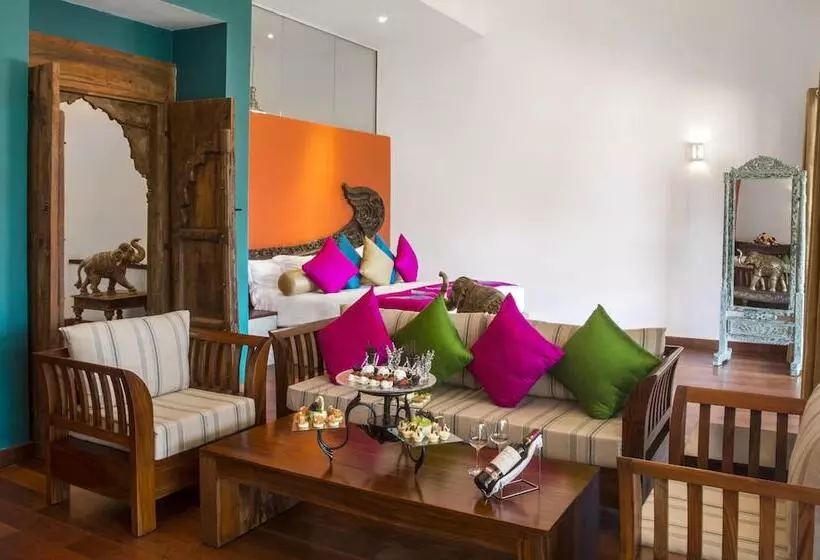 Отель Royal Palms Beach