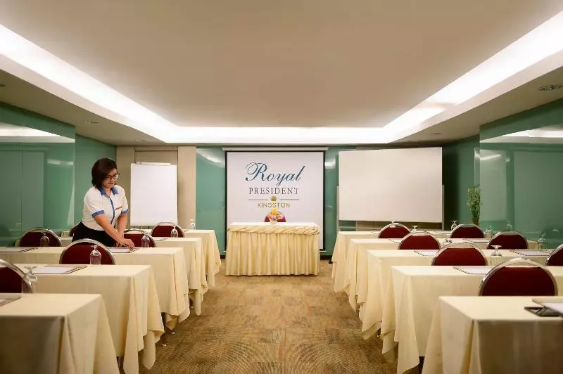 ホテル Royal President