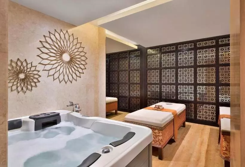 Hotelli The Westin Mumbai Powai Lake