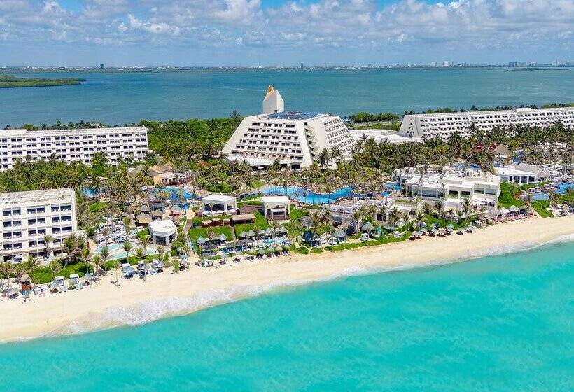 استراحتگاه Grand Oasis Cancun
