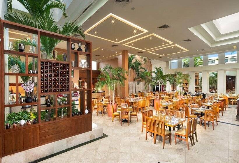 استراحتگاه Grand Oasis Cancun