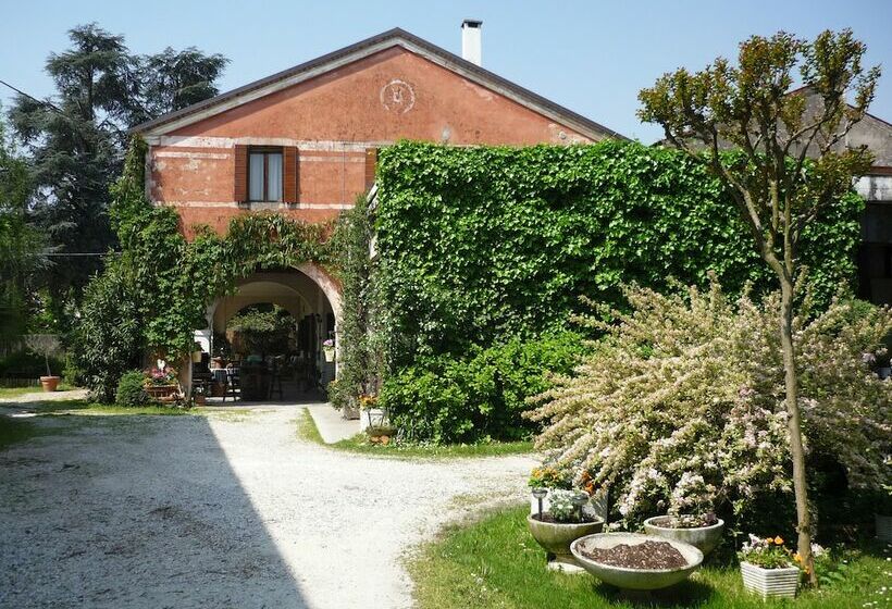 مبيت وإفطار Antica Casa Sandri