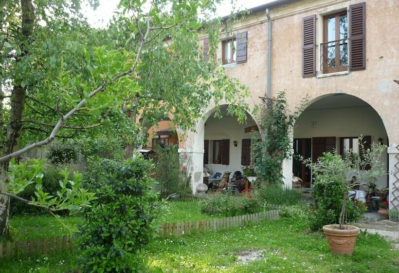 مبيت وإفطار Antica Casa Sandri