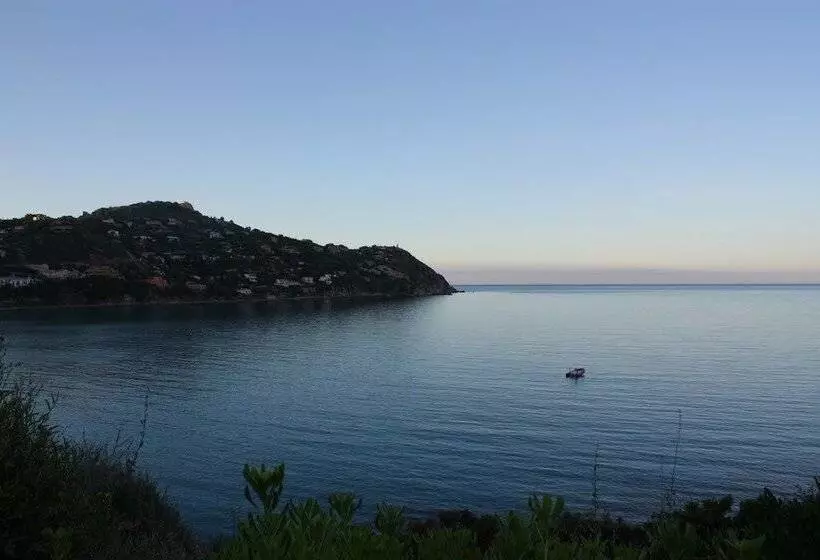 ベッドアンドブレックファースト Bbmaredellestelle