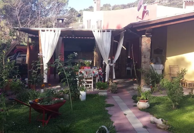 ベッドアンドブレックファースト Bbmaredellestelle