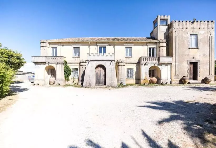 Aamiaismajoitus (B&B) Feudo Di Villa Anticaglia