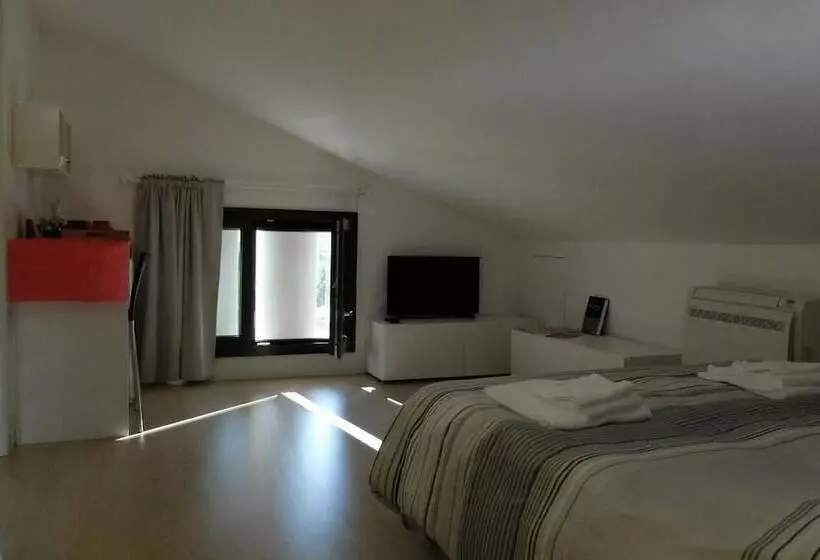 تختخواب و صبحانه Il Casale Verde