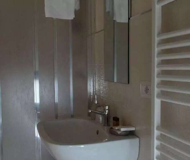 تختخواب و صبحانه Il Casale Verde