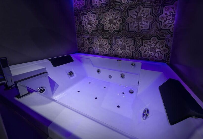 تختخواب و صبحانه Suite Del Ponte Normanno