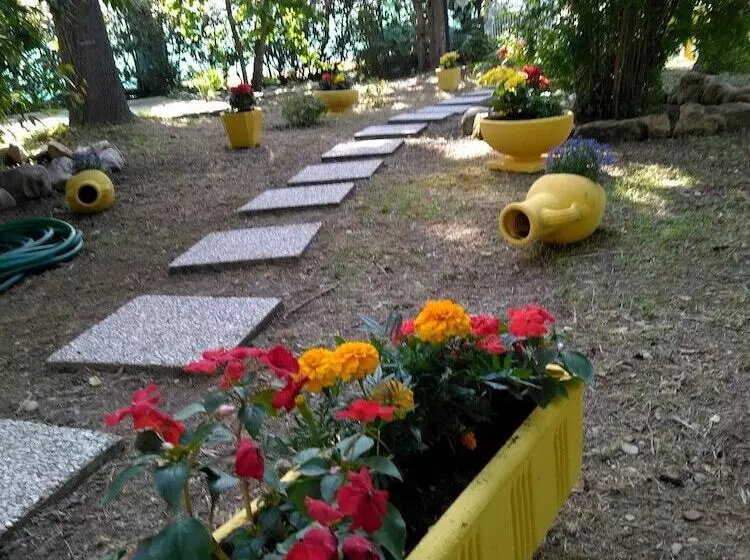 Aamiaismajoitus (B&B) Edera Rooms And Apartment