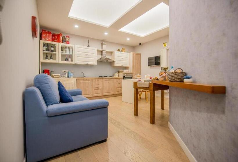 تختخواب و صبحانه Le Suite Del Nostromo