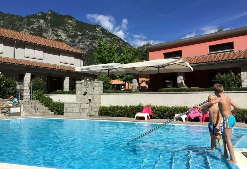 Hotelli Bungalowtent Camping Rio Vantone