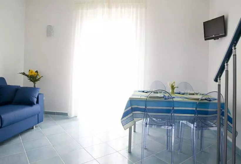 Hotelli Oliveto A Mare   Suite & Apartment