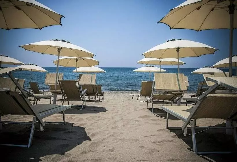 Hotelli Oliveto A Mare   Suite & Apartment