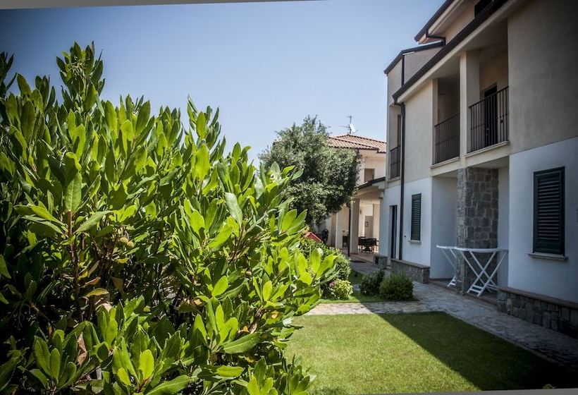 فندق Oliveto A Mare Suite & Apartment