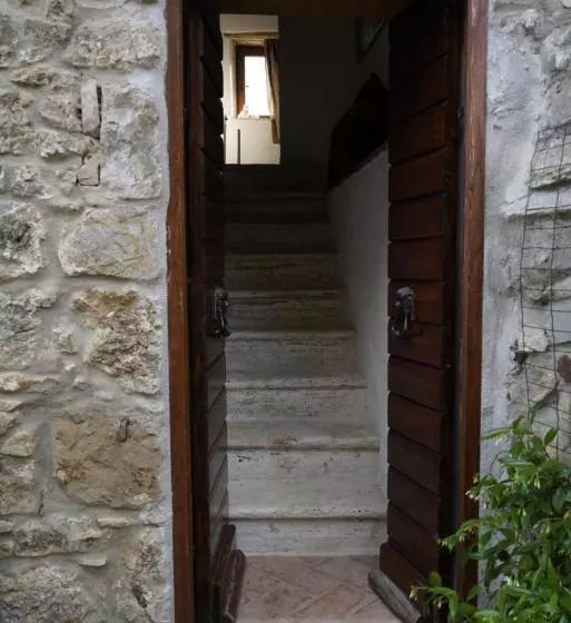 田舎風ホテル Agriturismo La Colombella