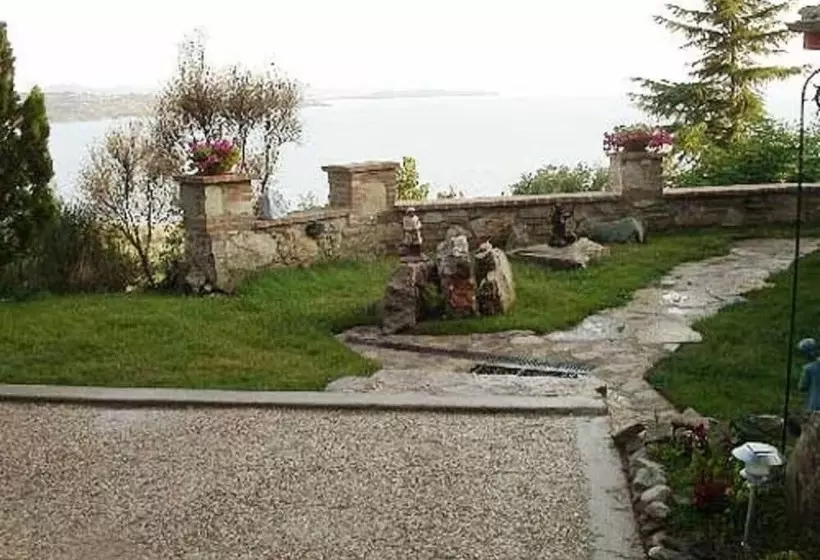 تختخواب و صبحانه Villa Trasimeno