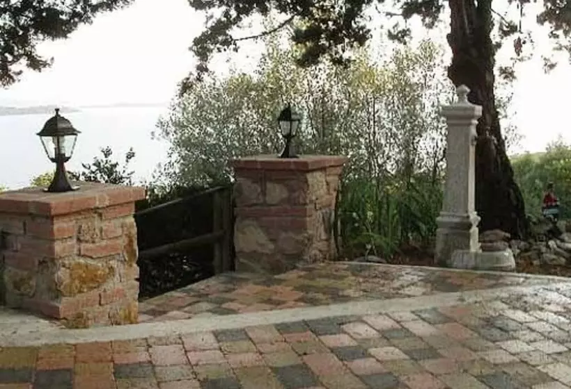 تختخواب و صبحانه Villa Trasimeno