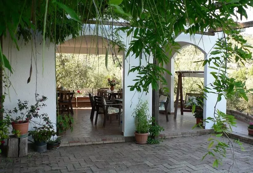 Maaseutuhotelli La Gabbianella E Il Gatto