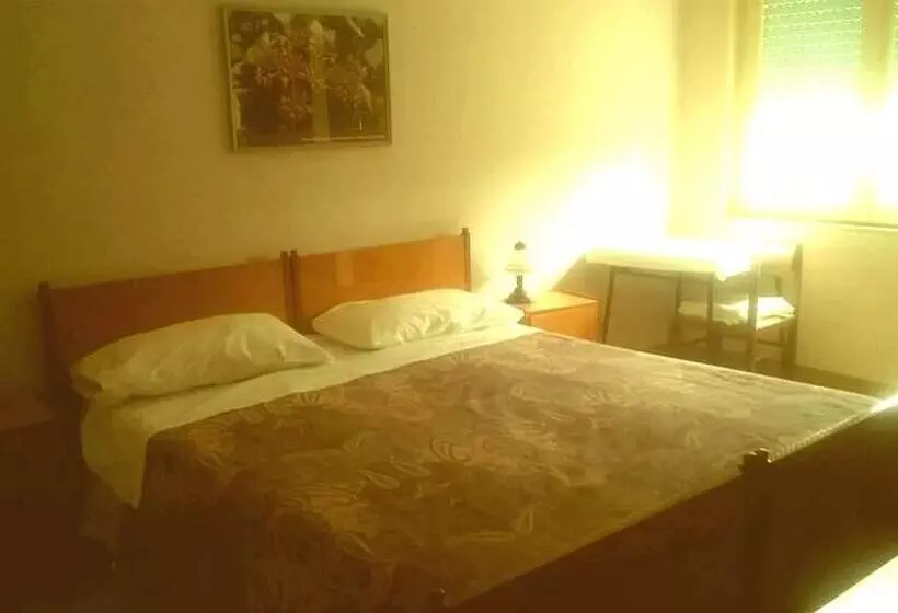 Aamiaismajoitus (B&B) Alloggio Taddei