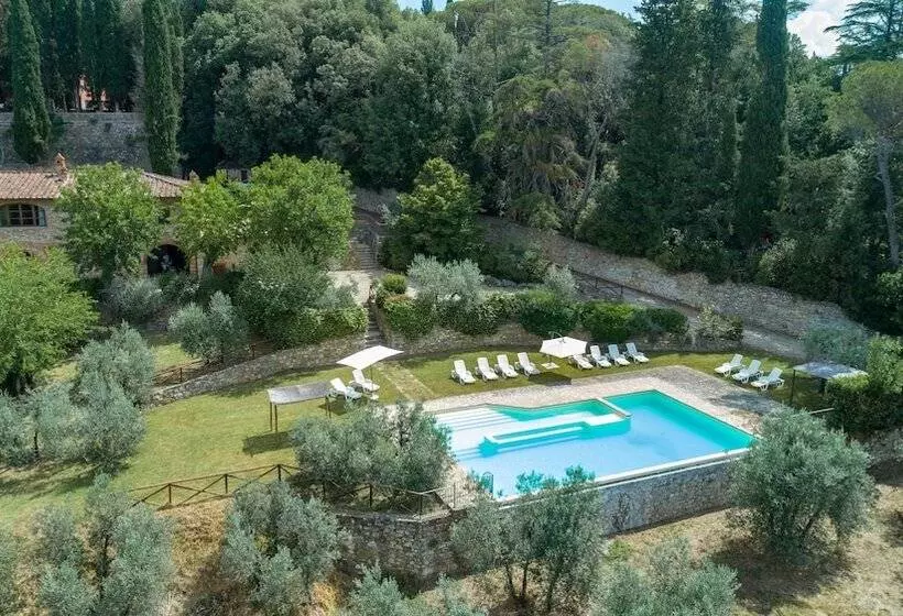 Maaseutuhotelli Tenuta La Pieve Casale Il Giglio