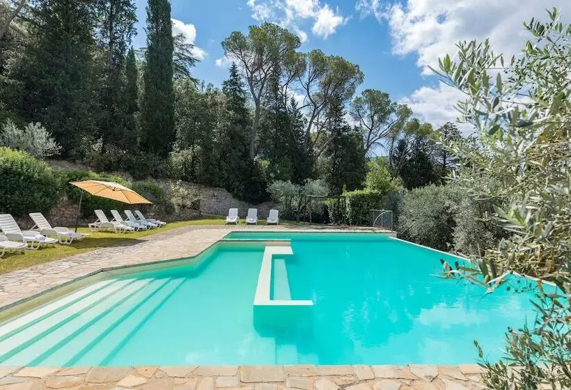 Maaseutuhotelli Tenuta La Pieve Casale Il Giglio