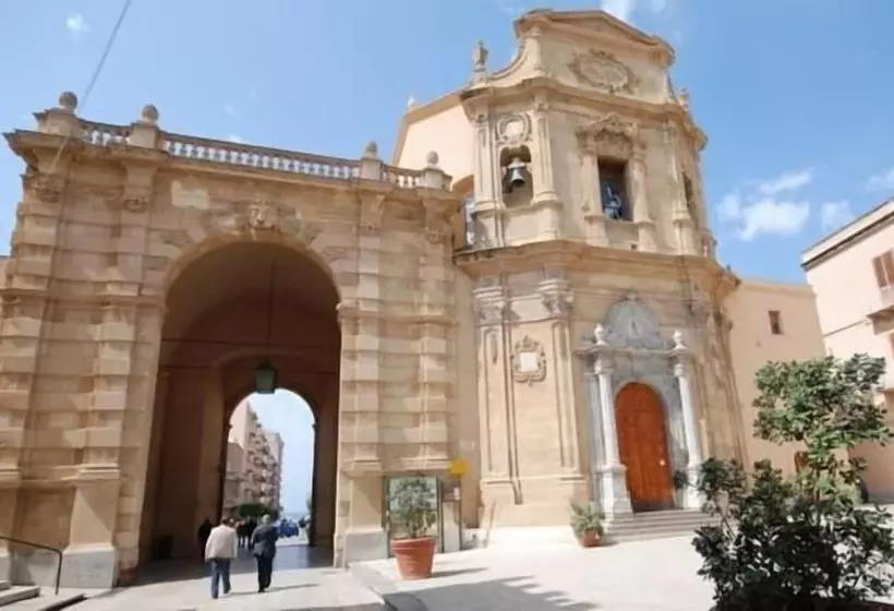 Aamiaismajoitus (B&B) Eolo