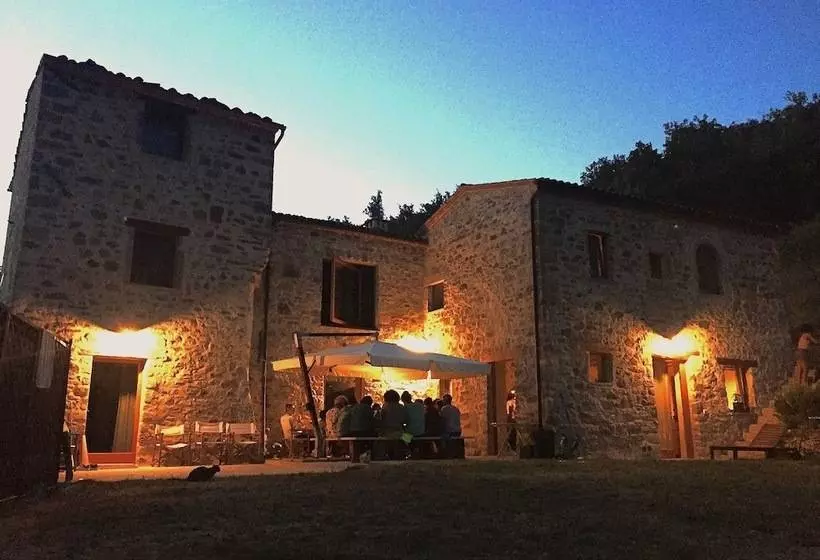 田舎風ホテル Le Case Della Buca Agriturismo Ed Agricampeggio