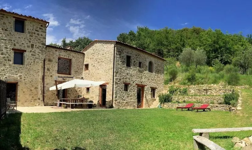 田舎風ホテル Le Case Della Buca Agriturismo Ed Agricampeggio