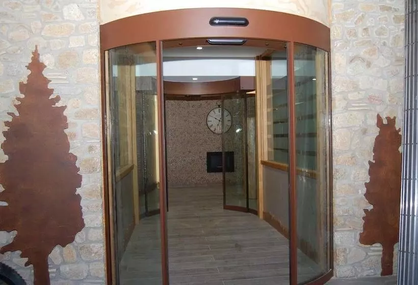 National Park Hotel & Spa