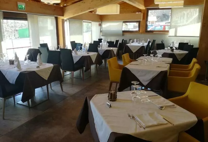 National Park Hotel & Spa