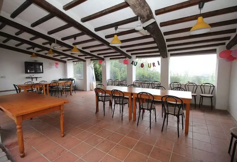 Hotelli Albergo Montechiari