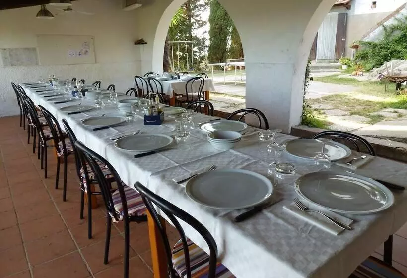 Hotelli Albergo Montechiari