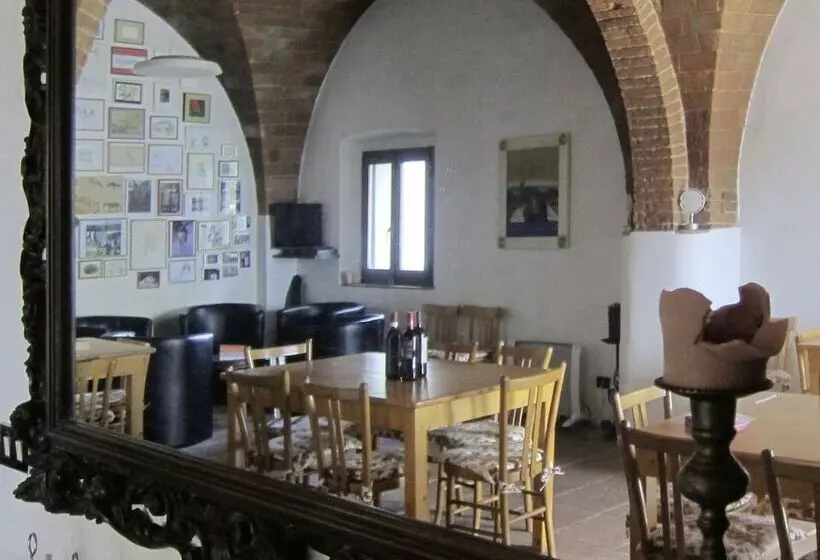 Hotelli Albergo Montechiari